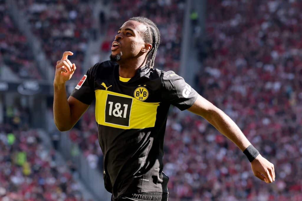 Chelsea Midfield Shake-Up: Chukwuemeka to Dortmund, Anselmino Out on Loan Chukwuemeka to Dortmund